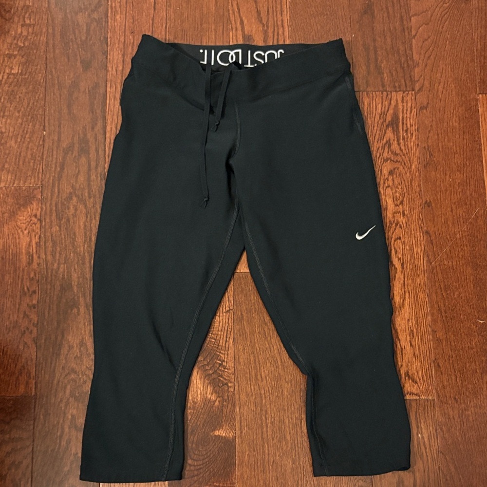 Nike Black Cropped Leggings
